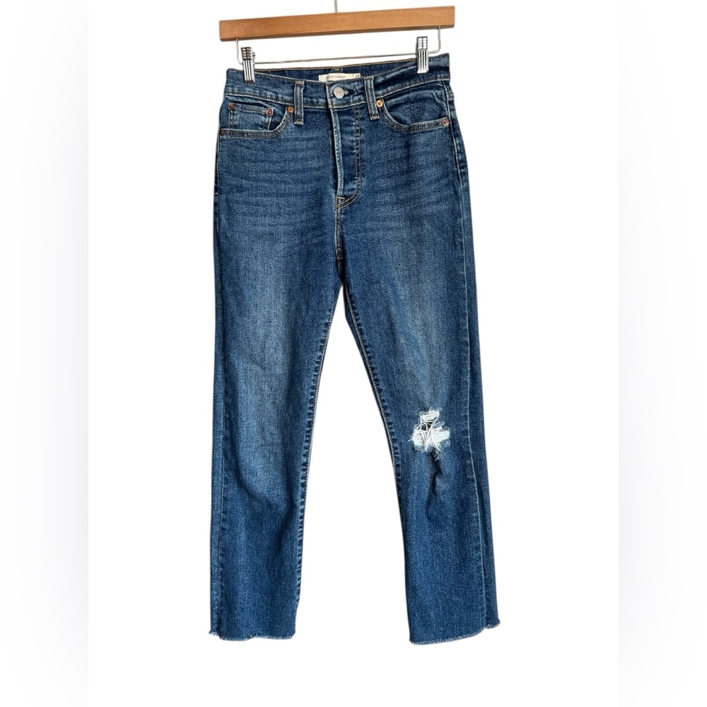 Levi’s wedgie straight leg button fly jeans size 27 distressed  boho‎